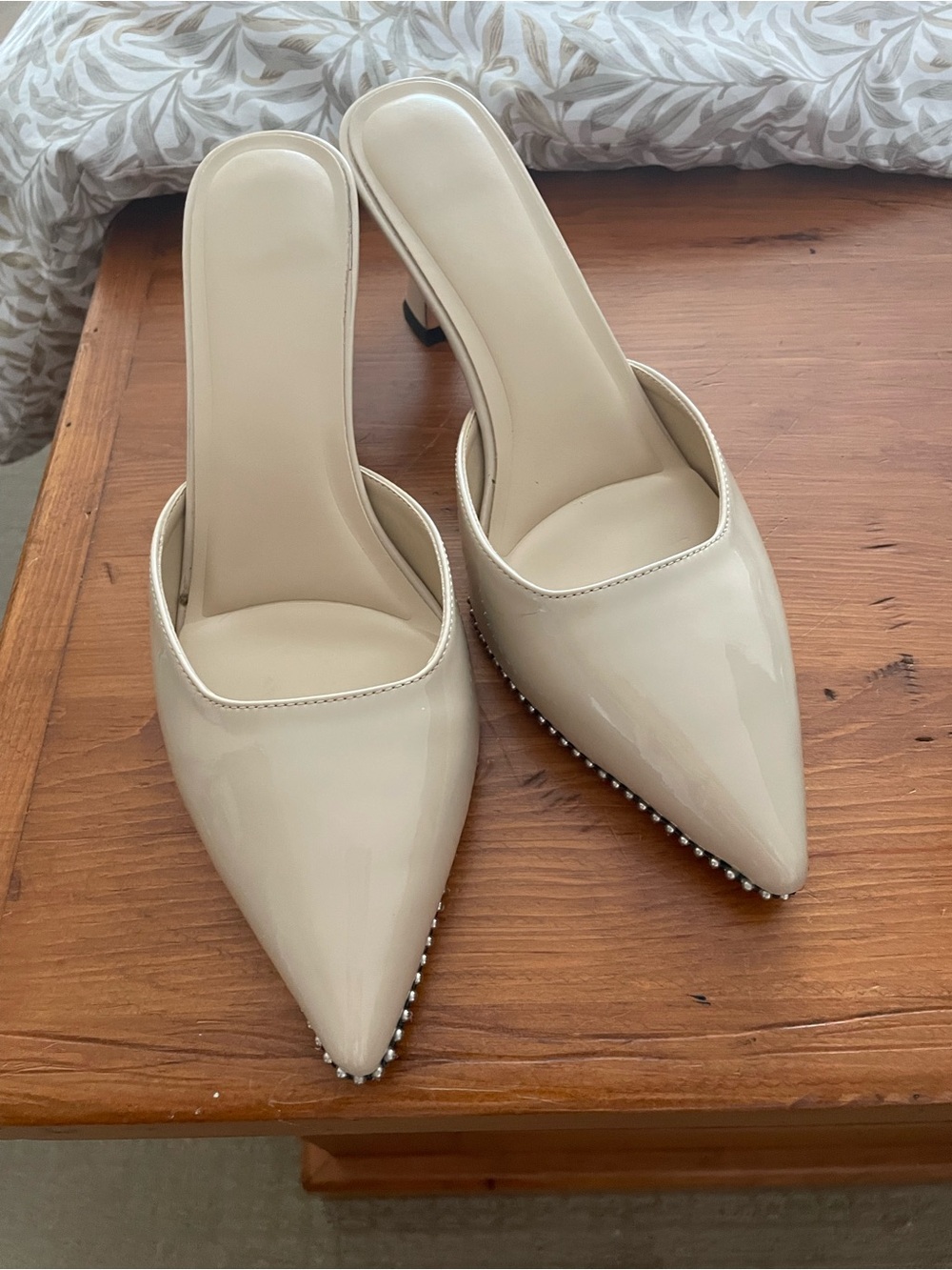 Size 9 Pointed Toe Beaded Mules 2.6” Kitten Heels. faux patent leather Nude - Picture 5 of 10